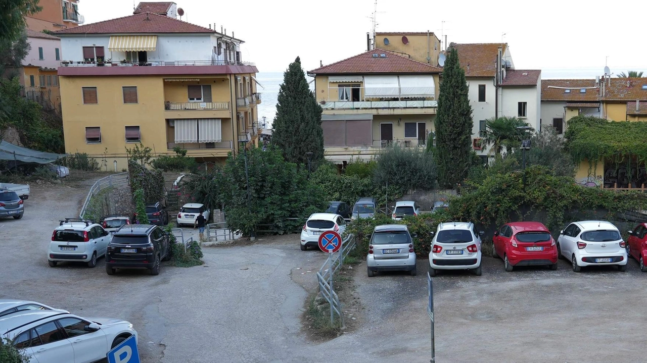 MONTE ARGENTARIO Il Comune di Monte Argentario vuole ampliare i parcheggi e pubblica una manifestazione di interesse per individuare aree private...