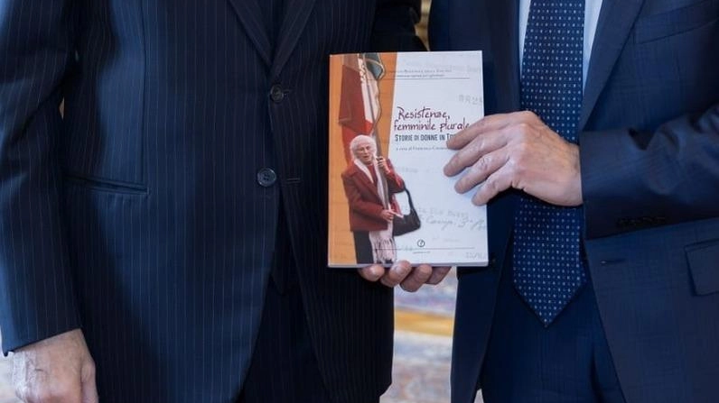 Il progetto “Resistenze, femminile plurale“ si impegna a rilanciare il ruolo delle figure femminili rimaste spesso dimenticate. In un volume le biografie di 50 donne, 5 per ogni Provincia toscana.