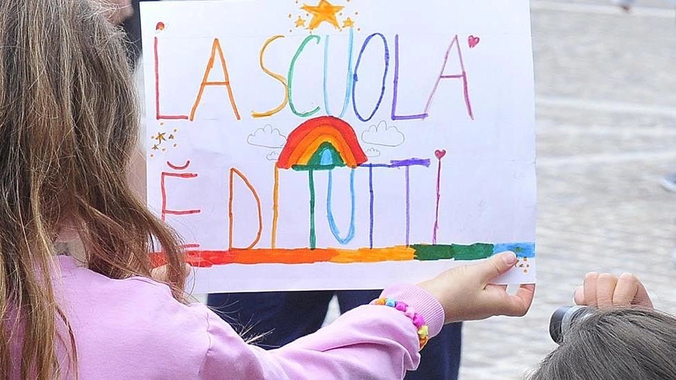 Scuola Nazario Sauro, fondi per l’ascensore