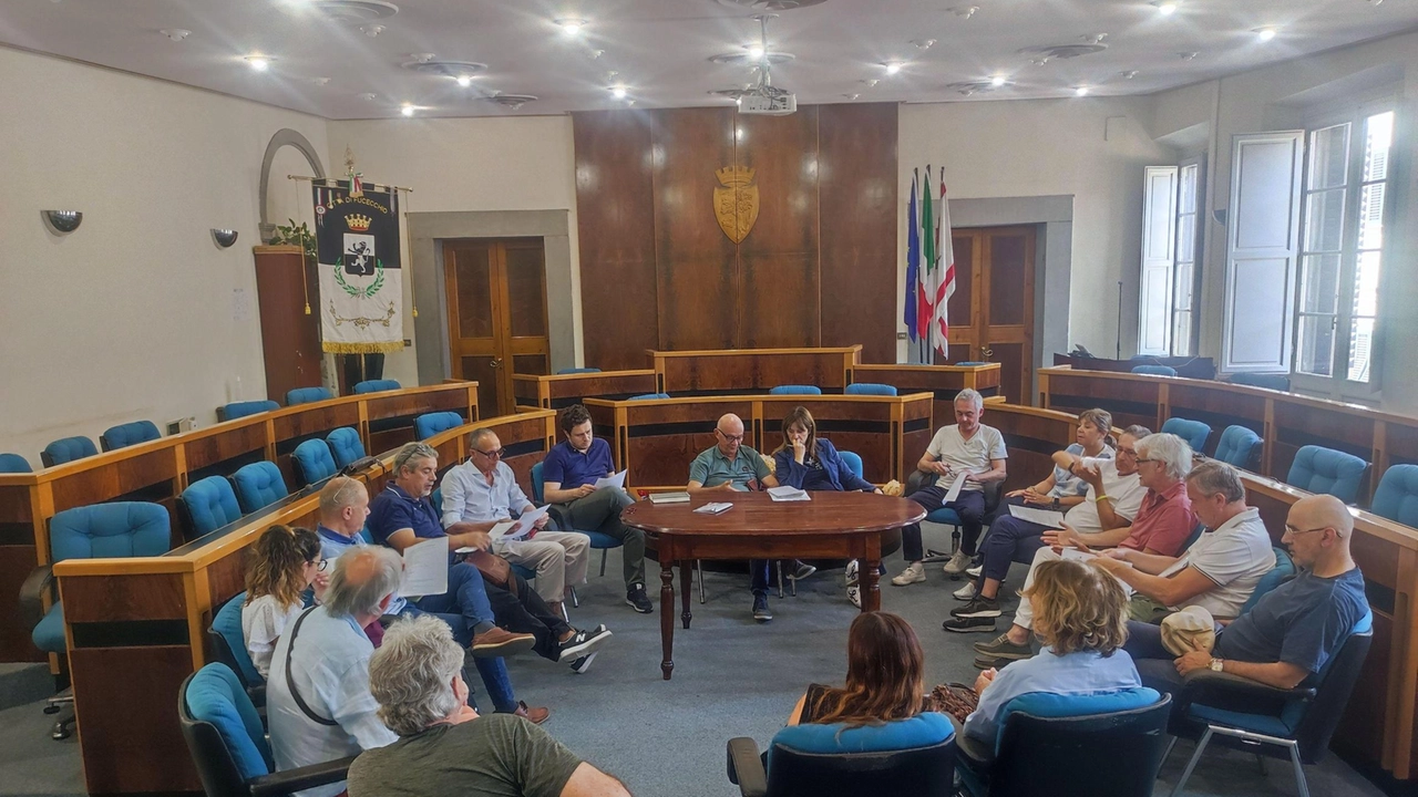 Un momento dell’incontro nella sala consiliare del Comune di Fucecchio Un momento dell’incontro nella sala consiliare del Comune di Fucecchio