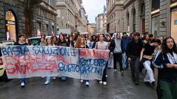 Scuola, la protesta dei ragazzi del Machiavelli-Capponi: “Pretendiamo sicurezza nelle nostre sedi”