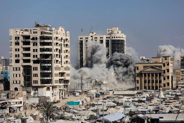 Un minuto di silenzio per Gaza e Palestina al liceo Dini di Pisa Un minuto di silenzio per Gaza e Palestina al liceo Dini di Pisa