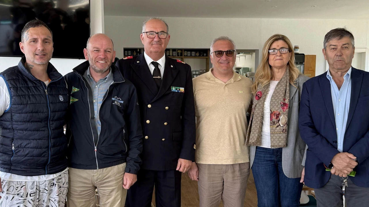 Presentazione di «Assaggi d’estate» al ristorante della Compagnia della Vela gestito da Pasquale Lanza Presentazione di «Assaggi d’estate» al ristorante della Compagnia della Vela gestito da Pasquale Lanza