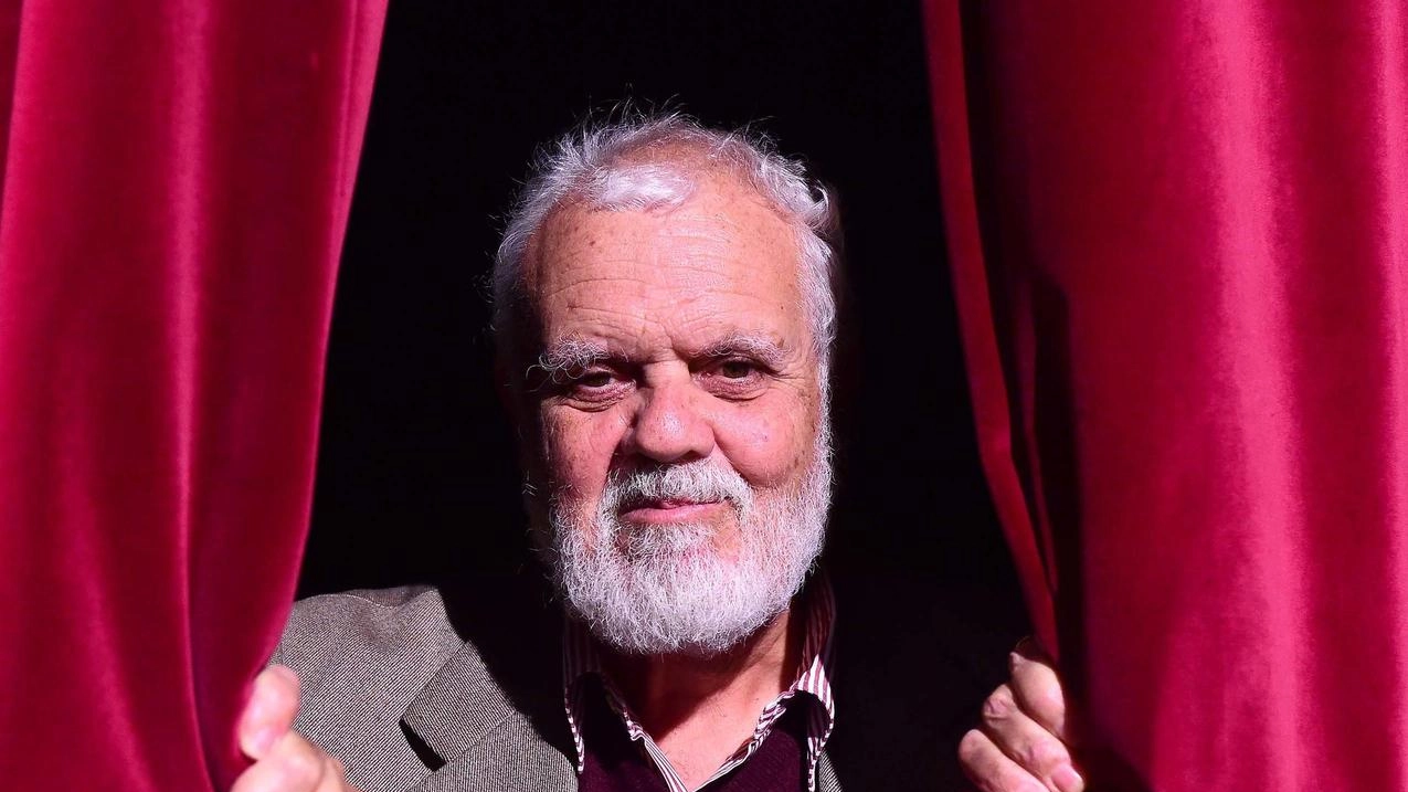 Il regista sarà al cinema Centrale mercoledì sera per presentare il film e dialogare con il pubblico . Il regista sarà al cinema Centrale mercoledì sera per presentare il film e dialogare con il pubblico .
