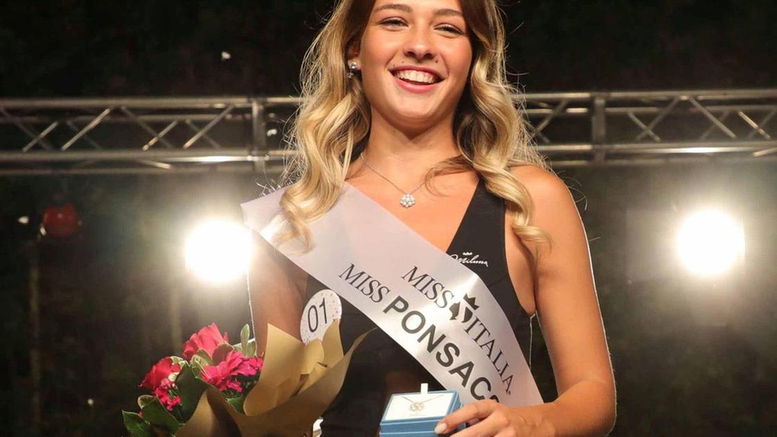 Chiara Festeggiante top!. La Miss di Poggibonsi trionfa anche a Ponsacco Chiara Festeggiante top!. La Miss di Poggibonsi trionfa anche a Ponsacco