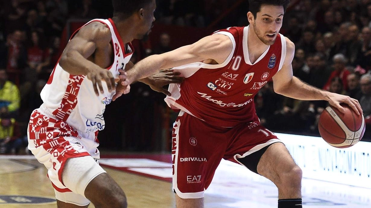 Semaj Christon in difesa sulla penetrazione di Leandro Bolmaro Semaj Christon in difesa sulla penetrazione di Leandro Bolmaro