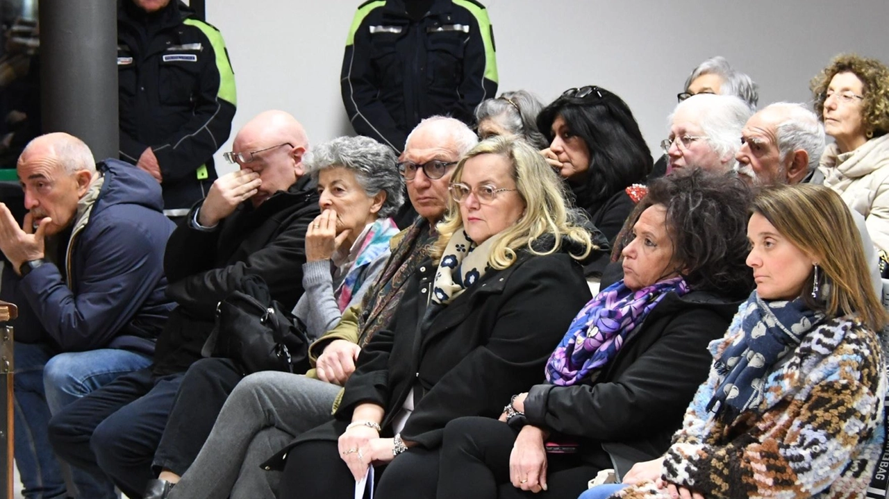 Il consiglio comunale ad hoc tenutosi nei giorni scorsi ha scatenato il dibattito fra opposizione e maggioranza e lasciato delusi i cittadini Il consiglio comunale ad hoc tenutosi nei giorni scorsi ha scatenato il dibattito fra opposizione e maggioranza e lasciato delusi i cittadini