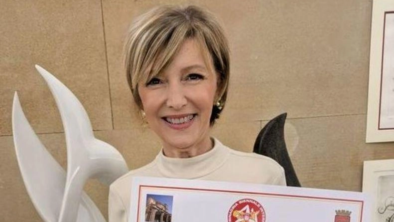 Dianora Tinti è stata ospite a Trapani per essere è premiata all’interno della Biennale internazionale Sicily Trinacria per la sua attività culturale