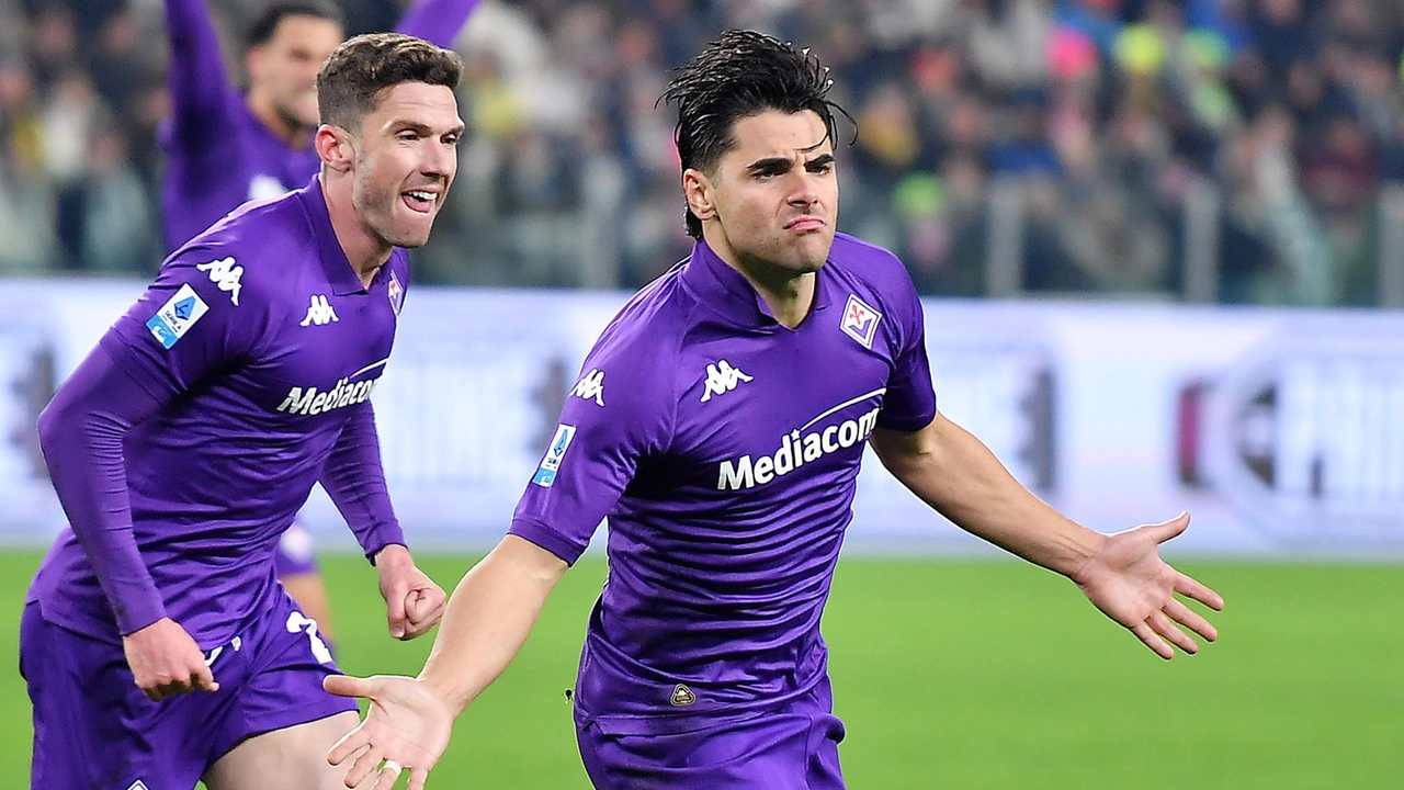 Riccardo Sottil esulta dopo il gol del pareggio (Ansa)