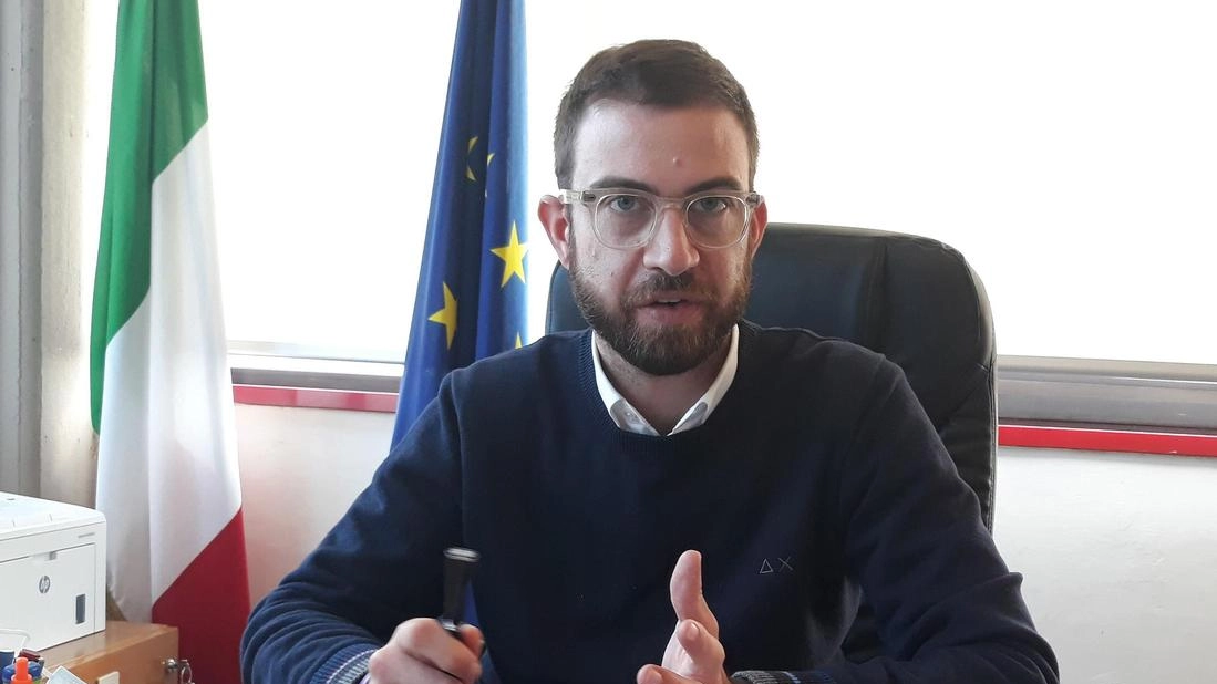 Il sindaco Benesperi segue l’evolversi della situazione insieme alla cooperativa cimiteriale. L’episodio è stato segnalato anche ai carabinieri. Non ci sono disposizioni di sequestro.