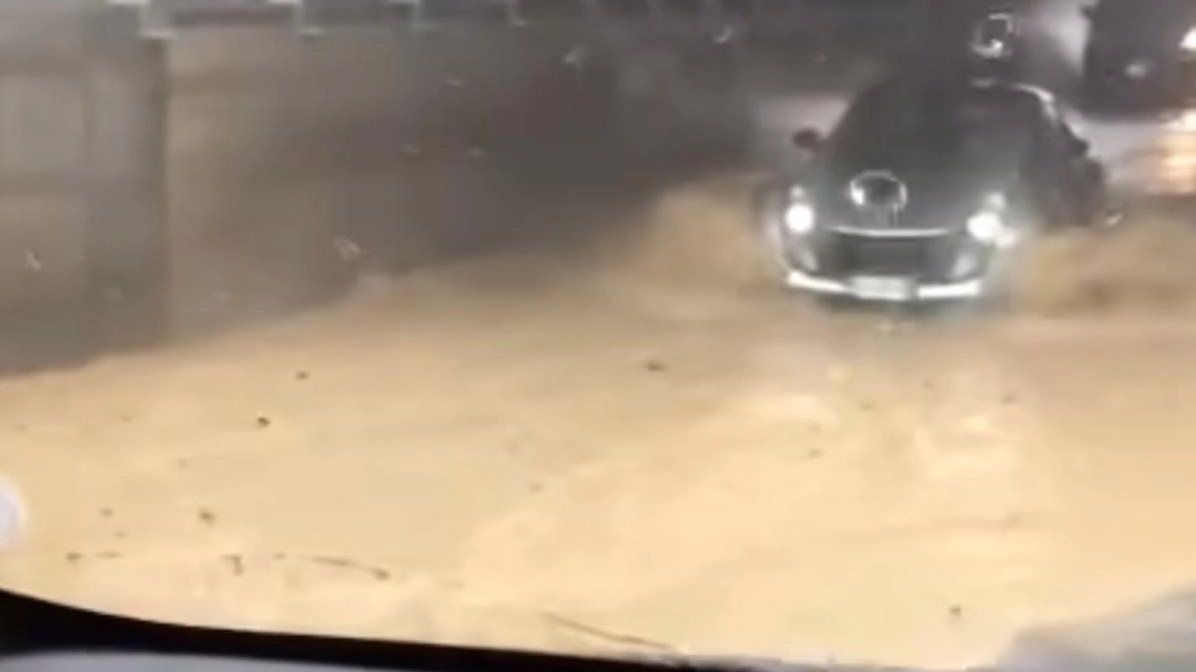 Le criticità in provincia dopo le bombe d’acqua di ieri a ora di pranzo. Strade allagate e chiuse nelle campagne dell’Aretino dopo le piogge. Le criticità in provincia dopo le bombe d’acqua di ieri a ora di pranzo. Strade allagate e chiuse nelle campagne dell’Aretino dopo le piogge.