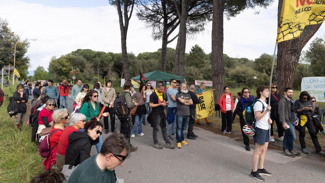 "No alla base militare". Marcia e incontro "No alla base militare". Marcia e incontro