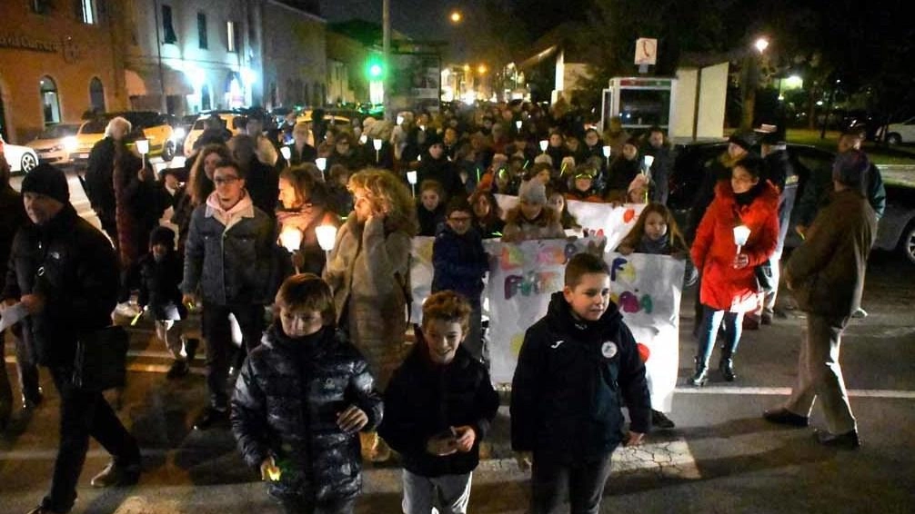 Le manifestazioni dei cittadini, alunni e genitori,. in difesa della Giromini quando venne chiusa per il recupero, privando i bimbi della sede scolastica Le manifestazioni dei cittadini, alunni e genitori,. in difesa della Giromini quando venne chiusa per il recupero, privando i bimbi della sede scolastica