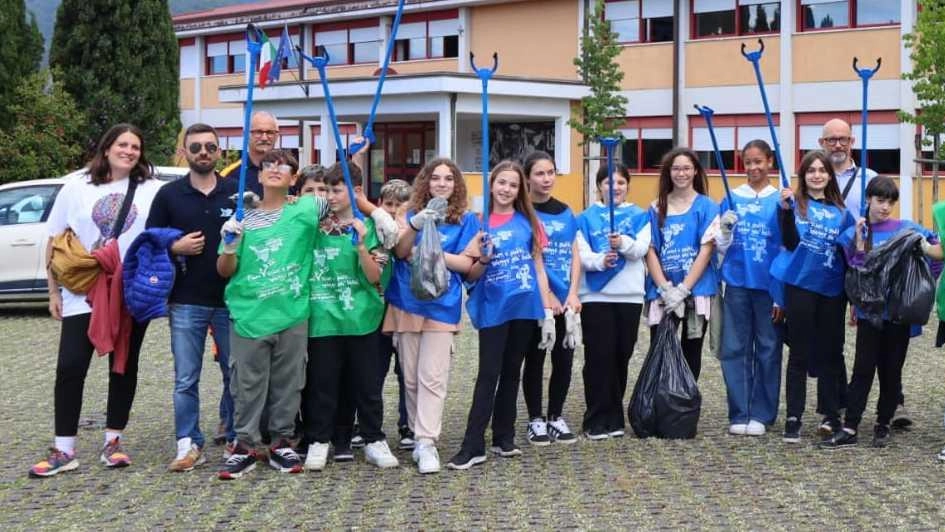 Un ‘Patto’ tra la scuola Dazzi di Bonascola e il Consorzio di Bonifica. Il corso d’acqua ripulito dai rifiuti Un ‘Patto’ tra la scuola Dazzi di Bonascola e il Consorzio di Bonifica. Il corso d’acqua ripulito dai rifiuti