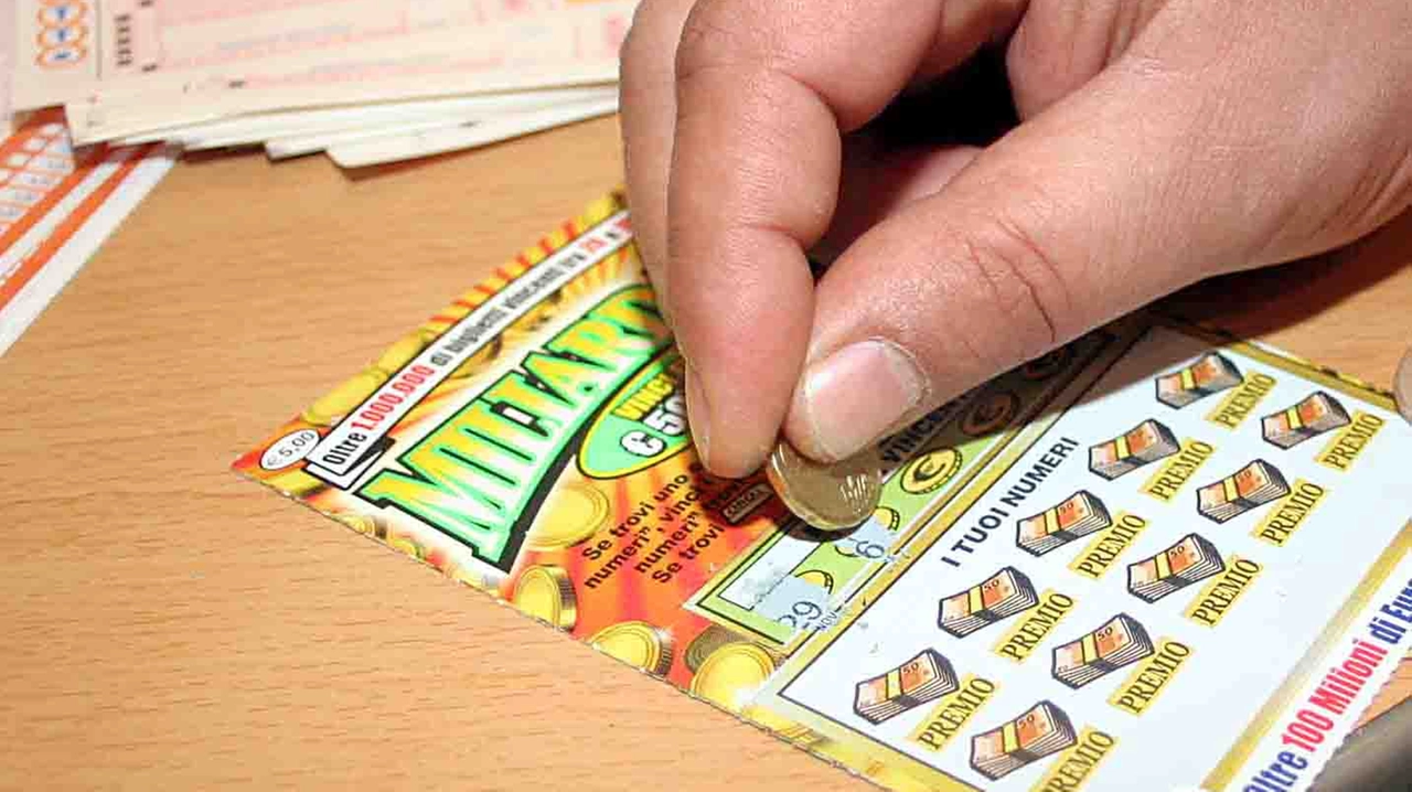 Un biglietto della lotteria istantanea "Gratta e vinci"