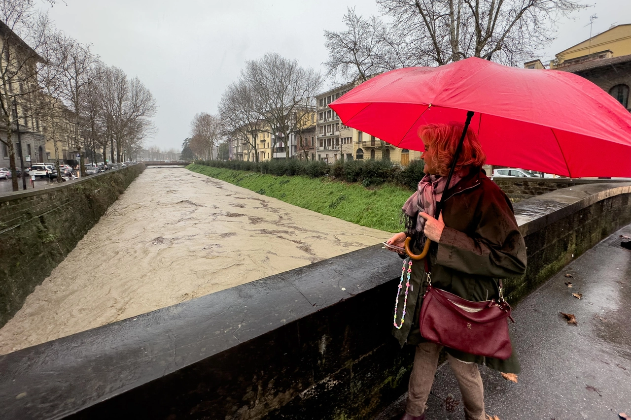Maltempo, pioggia, nubiftragio. Il torrente Mugnone in piena