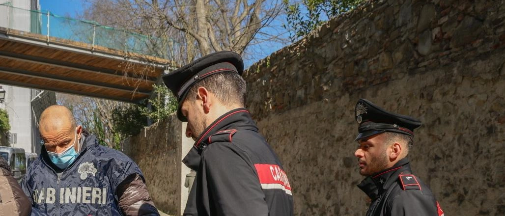 Nonno a processo per molestie. La testimonianza della nipote: "Mi faceva vedere foto di sesso"