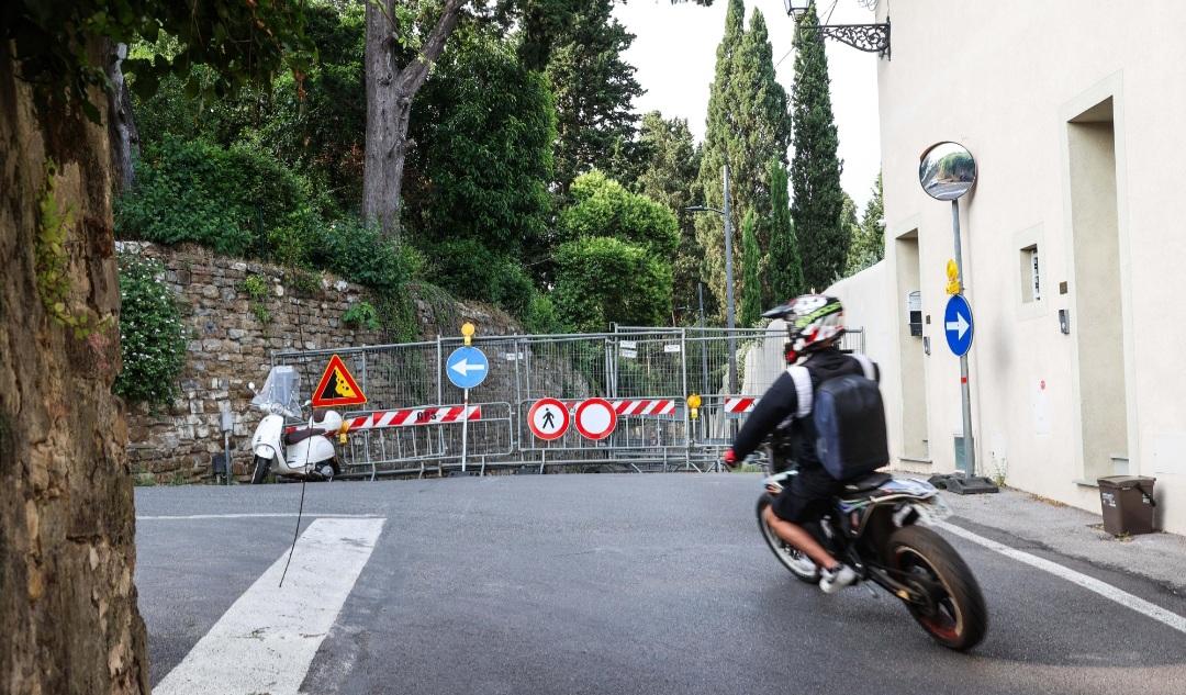 via fortini il tar accoglie la sospensiva ma non dispone la riapertura della strada