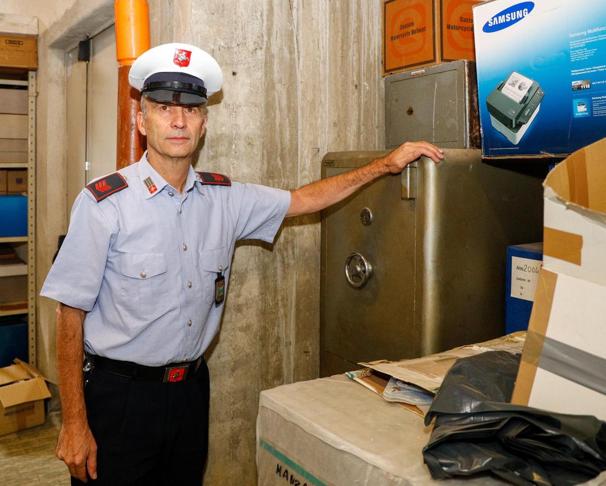 chiavi chitarre e una cassaforte viaggio nell8217ufficio oggetti smarriti