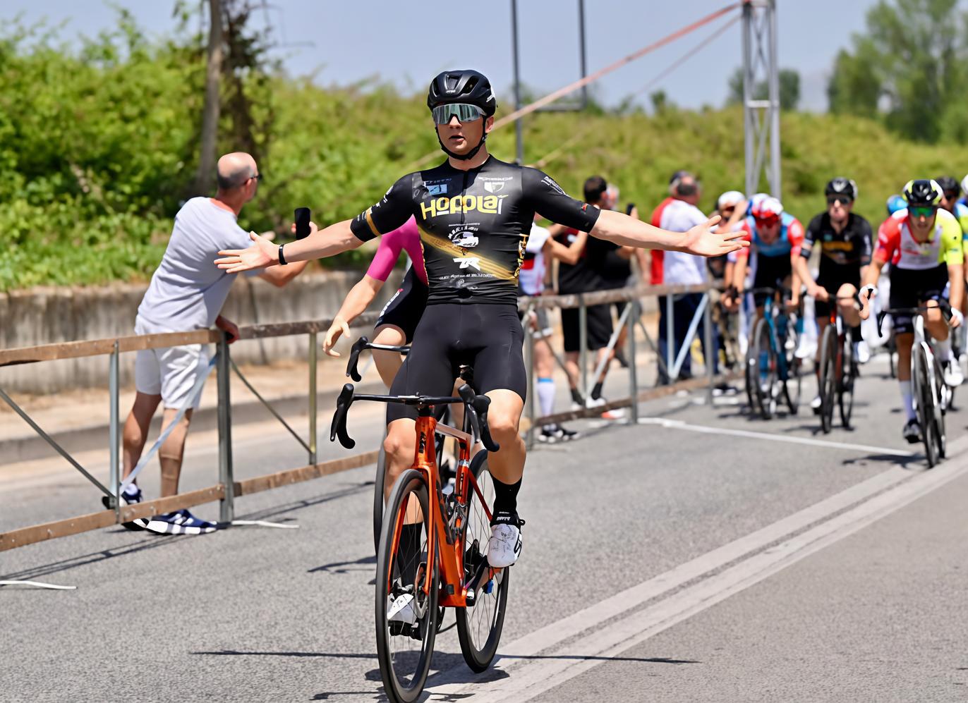 team hoppl224 al giro d8217italia next gen lorello guida con successo