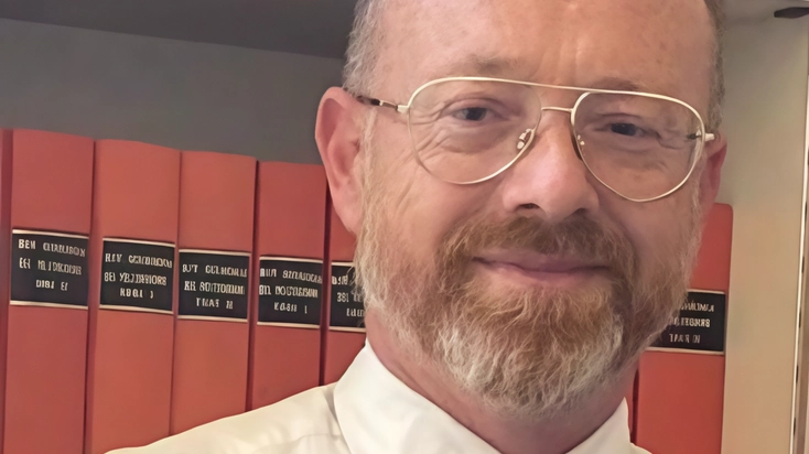 Il professor Enrico Carloni è docente e direttore di ricerche all’Università di Perugia Il professor Enrico Carloni è docente e direttore di ricerche all’Università di Perugia