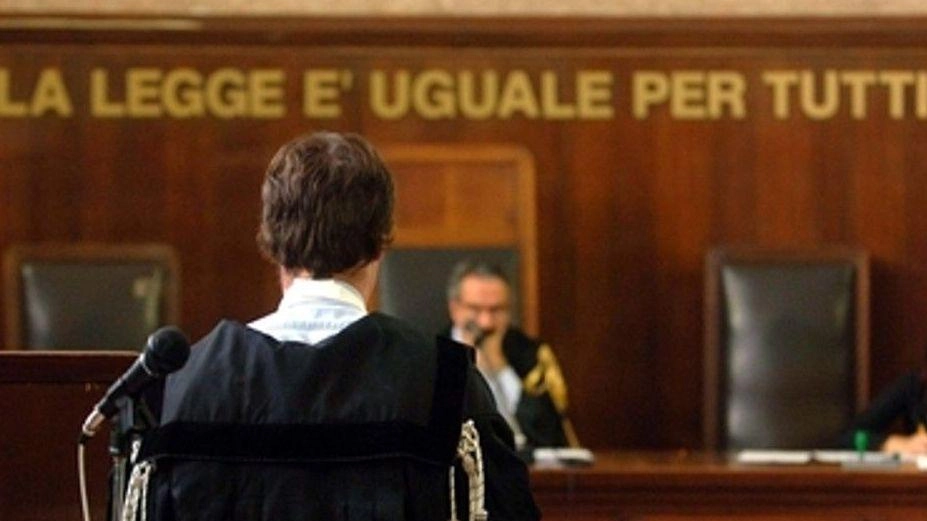 L’uomo adesso in cella adesso è accusato di aver preso di mira sui social anche i magistrati che seguono il suo caso L’uomo adesso in cella adesso è accusato di aver preso di mira sui social anche i magistrati che seguono il suo caso