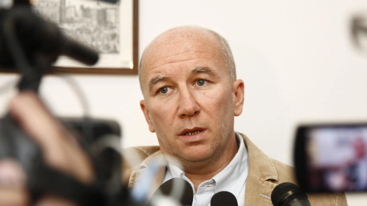 Grave lutto per la polizia: si è spento ieri Maurizio Mazzei, 60 anni, che da poco era andato in... Grave lutto per la polizia: si è spento ieri Maurizio Mazzei, 60 anni, che da poco era andato in...