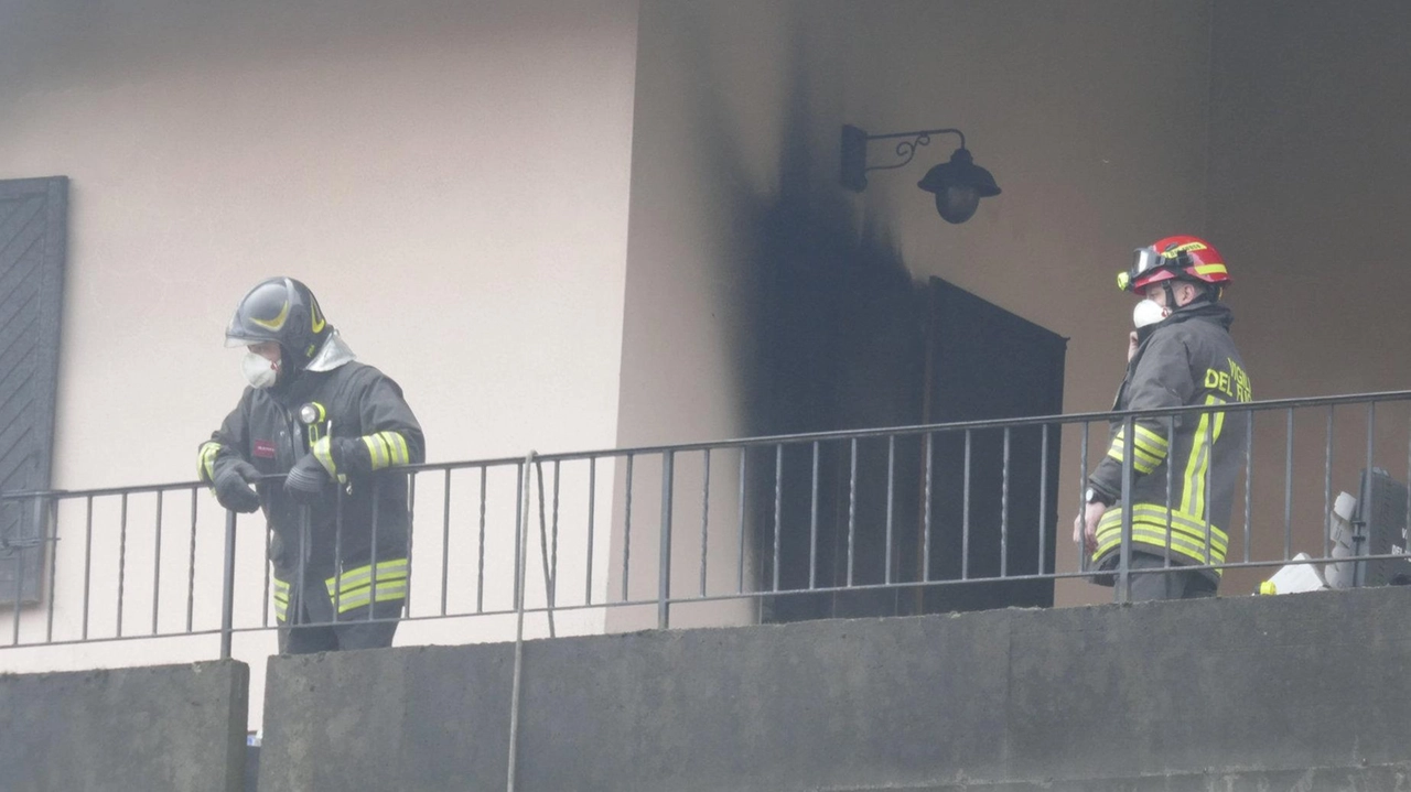 La casa a Montepiano dove il giovane di 22 anni ha ucciso la mamma e dove poi ha appiccato le fiamme. Il giovane ha confessato l’omicidio