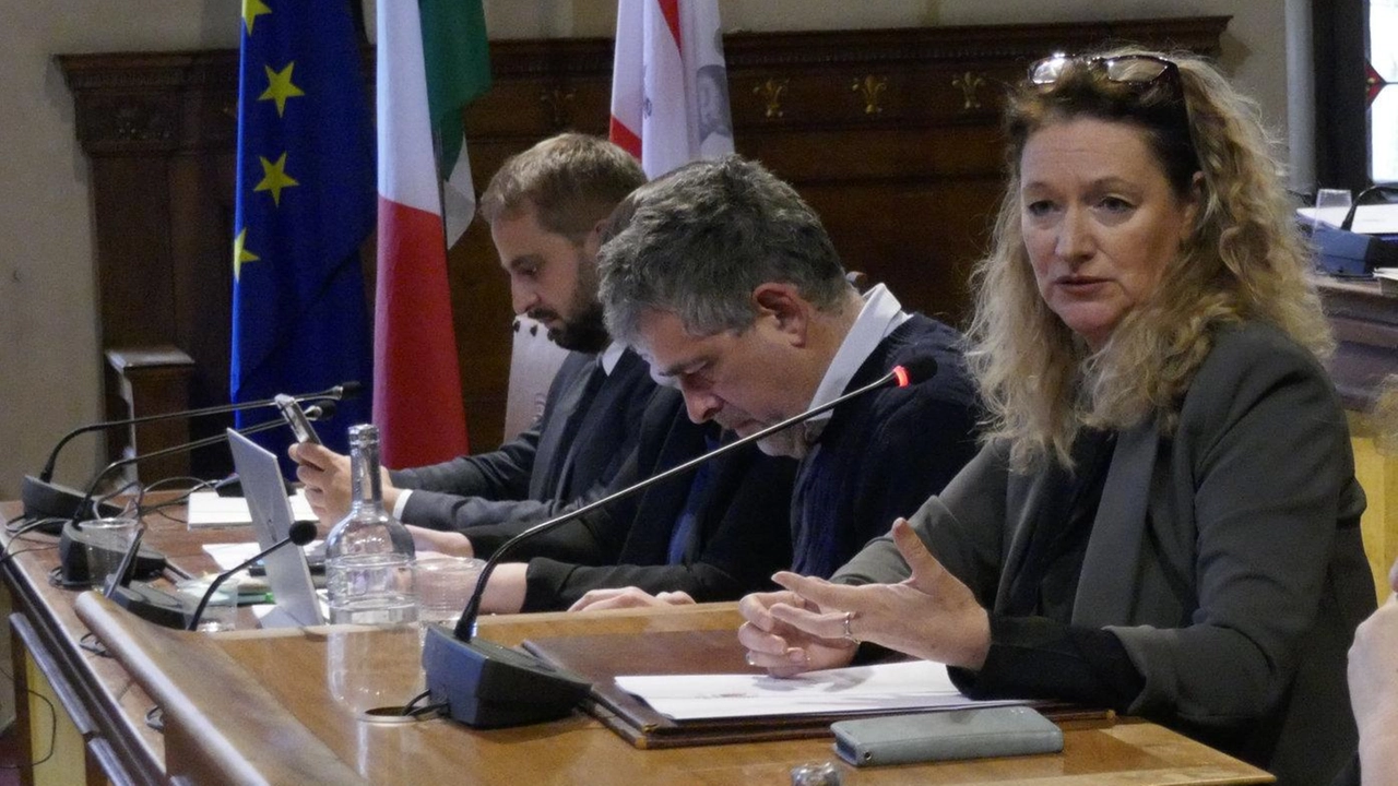 La sindaca Bugetti durante una seduta del consiglio comunale E’ stata eletta un anno fa al primo turno La sindaca Bugetti durante una seduta del consiglio comunale E’ stata eletta un anno fa al primo turno