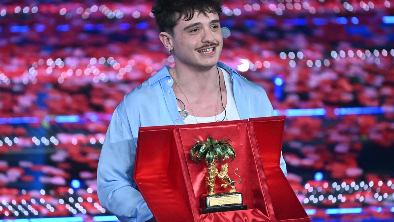 Olly ha vinto l’ultima edizione di Sanremo condotta da Carlo Conti. In Rai si sta pensando anche alla candidatura di Viareggio per l’edizione 2027 Olly ha vinto l’ultima edizione di Sanremo condotta da Carlo Conti. In Rai si sta pensando anche alla candidatura di Viareggio per l’edizione 2027