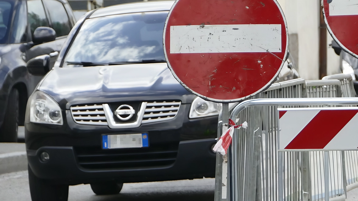 Sommario: Modifiche alla viabilità cittadina per il derby Sangiovannese-Montevarchi allo stadio Fedini. Divieti di transito e sosta per garantire sicurezza e agevolare l'afflusso dei tifosi. Sommario: Modifiche alla viabilità cittadina per il derby Sangiovannese-Montevarchi allo stadio Fedini. Divieti di transito e sosta per garantire sicurezza e agevolare l'afflusso dei tifosi.