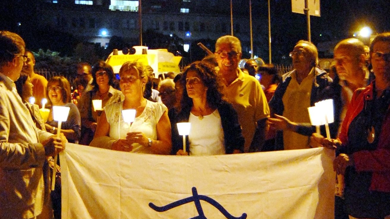 Una delle. tante manifestazioni in difesa dell’ospedale e della sanità pubblica Una delle. tante manifestazioni in difesa dell’ospedale e della sanità pubblica