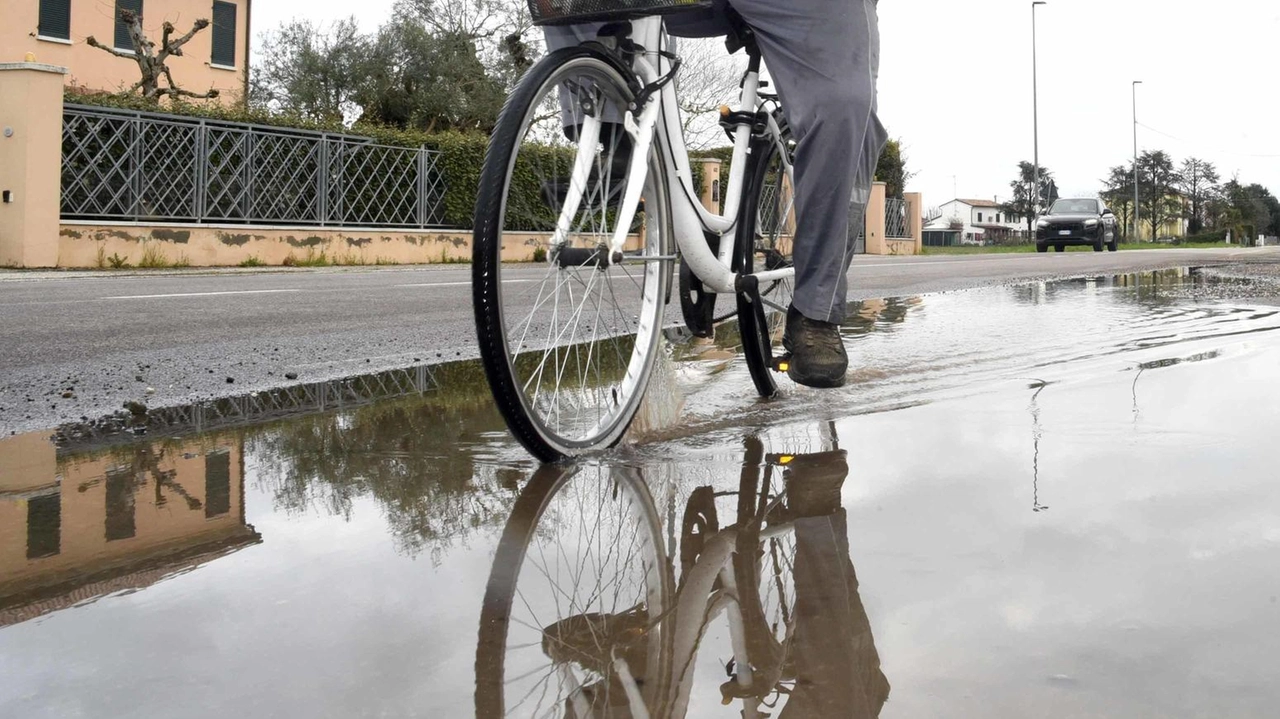 Un sistema anti-allagamento, capace di rilevare l’accumulo di quantità d’acqua che rappresenterebbero un pericolo per la viabilità e di avvisare... Un sistema anti-allagamento, capace di rilevare l’accumulo di quantità d’acqua che rappresenterebbero un pericolo per la viabilità e di avvisare...