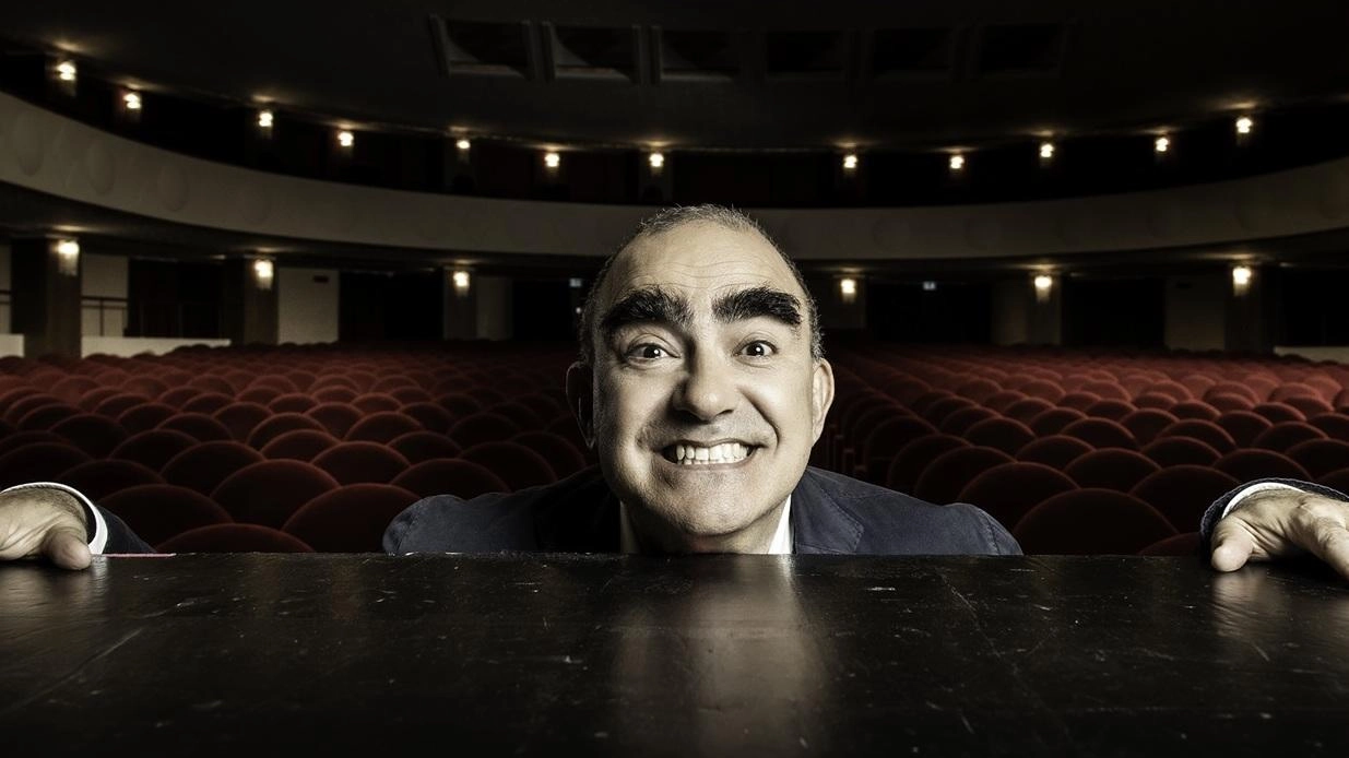Giocare e ridere con la musica e le canzoni: impresa facile per Elio e la sua band di giovanissimi virtuosi... Giocare e ridere con la musica e le canzoni: impresa facile per Elio e la sua band di giovanissimi virtuosi...