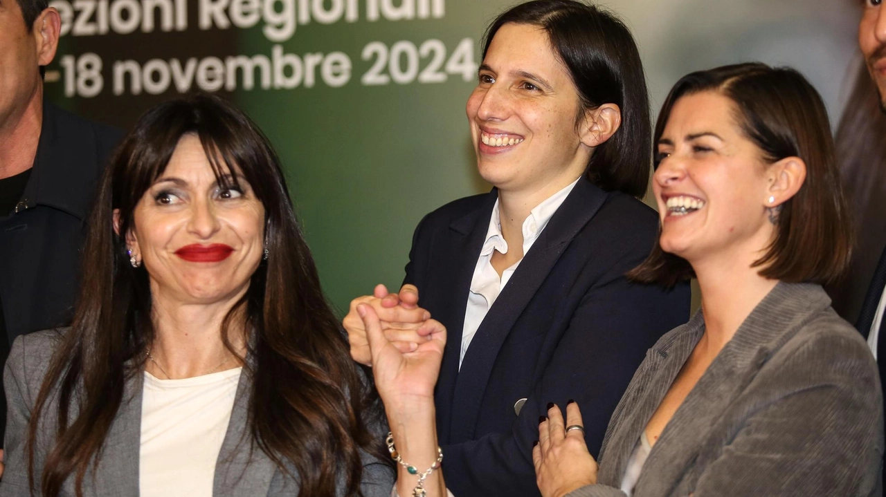 Stefania Proietti con la segretaria del Pd Elly Schlein e la sindaca di Perugia Vittoria Ferdinandi (. Fotoservizio Crocchioni Stefania Proietti con la segretaria del Pd Elly Schlein e la sindaca di Perugia Vittoria Ferdinandi (. Fotoservizio Crocchioni