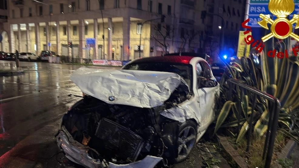 L’automobile condotta dal giovane spezzino lasciata abbandonata dopo lo scontro che è costato la vita a Giovanni Benassi