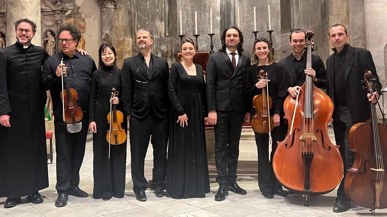 La musica sacra di Pergolesi fa il botto a Carrara. Vistoli e Bolcato entusiasmano. Più di 300 persone, pullman venuti da fuori