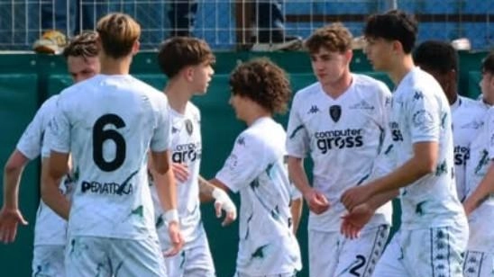 Un’esultanza degli azzurrini dell’Under 16 che espugnando 2-1 il Konami Youth Development Centre di Milano (Foto Empoli Fc) Un’esultanza degli azzurrini dell’Under 16 che espugnando 2-1 il Konami Youth Development Centre di Milano (Foto Empoli Fc)