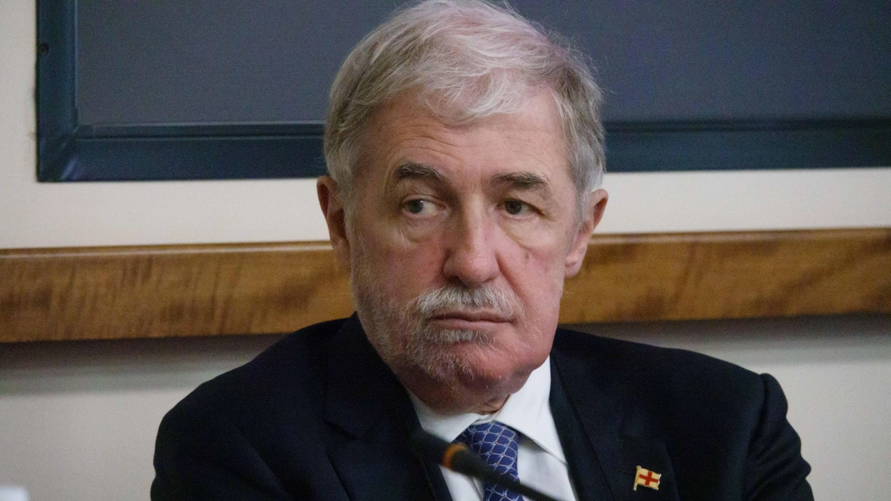 Il presidente Marco Bucci sta definendo la nuova giunta di Regione Liguria, con focus sulla sanità. Nomi e deleghe in discussione. Il presidente Marco Bucci sta definendo la nuova giunta di Regione Liguria, con focus sulla sanità. Nomi e deleghe in discussione.