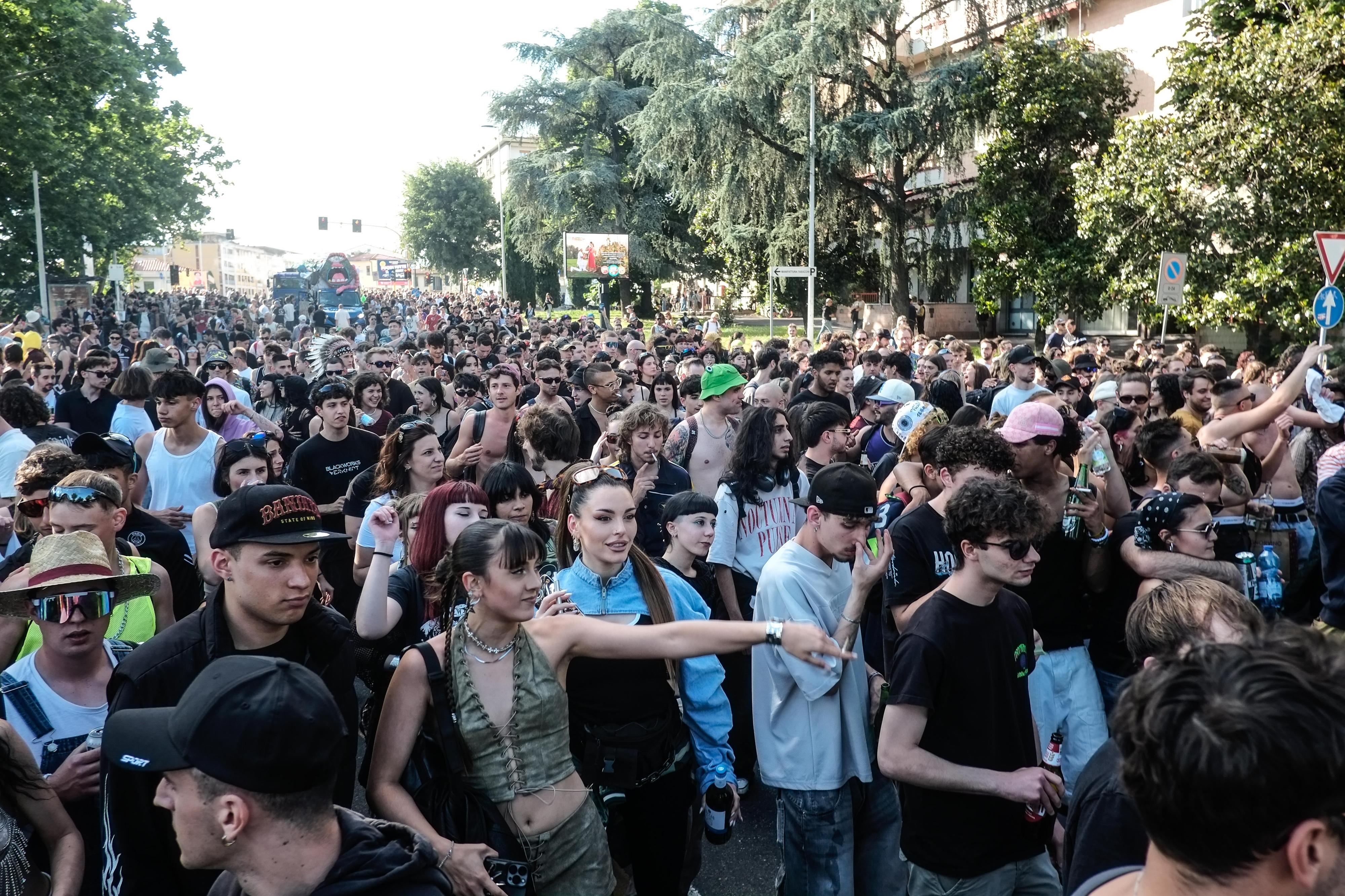 wish parade firenze almeno diecimila in strada per la palestina contro il dl sicurezza