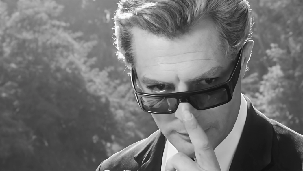 Un’iconica immagine di Marcello Mastroianni, protagonista di ’8 e 1/2’, film capolavoro di Federico Fellini Un’iconica immagine di Marcello Mastroianni, protagonista di ’8 e 1/2’, film capolavoro di Federico Fellini