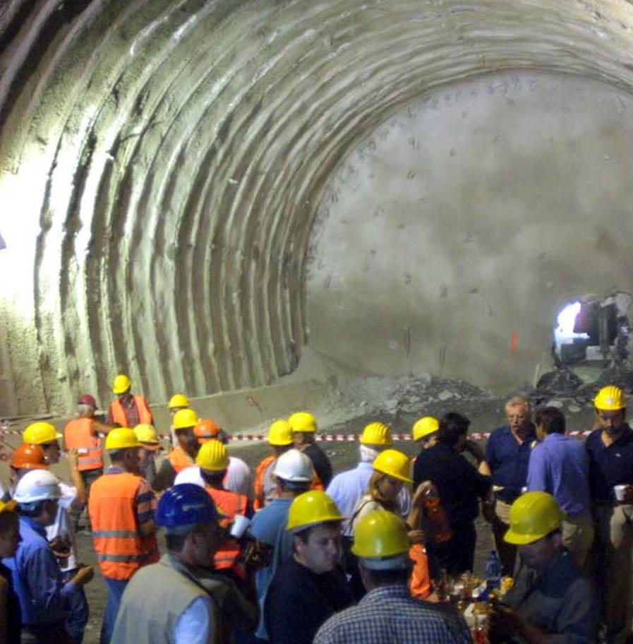 L’agonia della Ferrovia Pontremolese, semaforo rosso per i fondi e il raddoppio resta un miraggio L’agonia della Ferrovia Pontremolese, semaforo rosso per i fondi e il raddoppio resta un miraggio