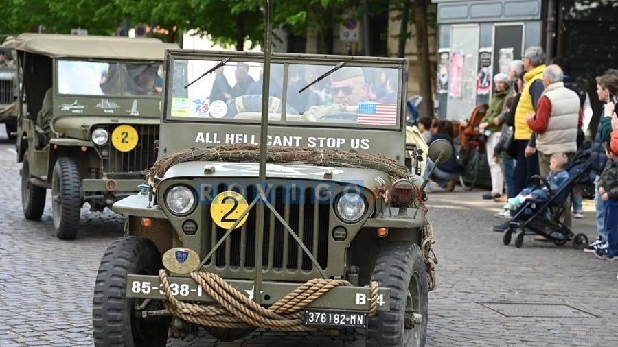 Il corteo delle truppe alleate Il corteo delle truppe alleate