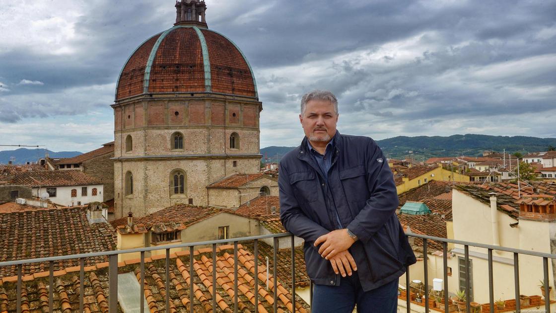 tempo di storie trame e narrazioni con talk show e podcast teatrali