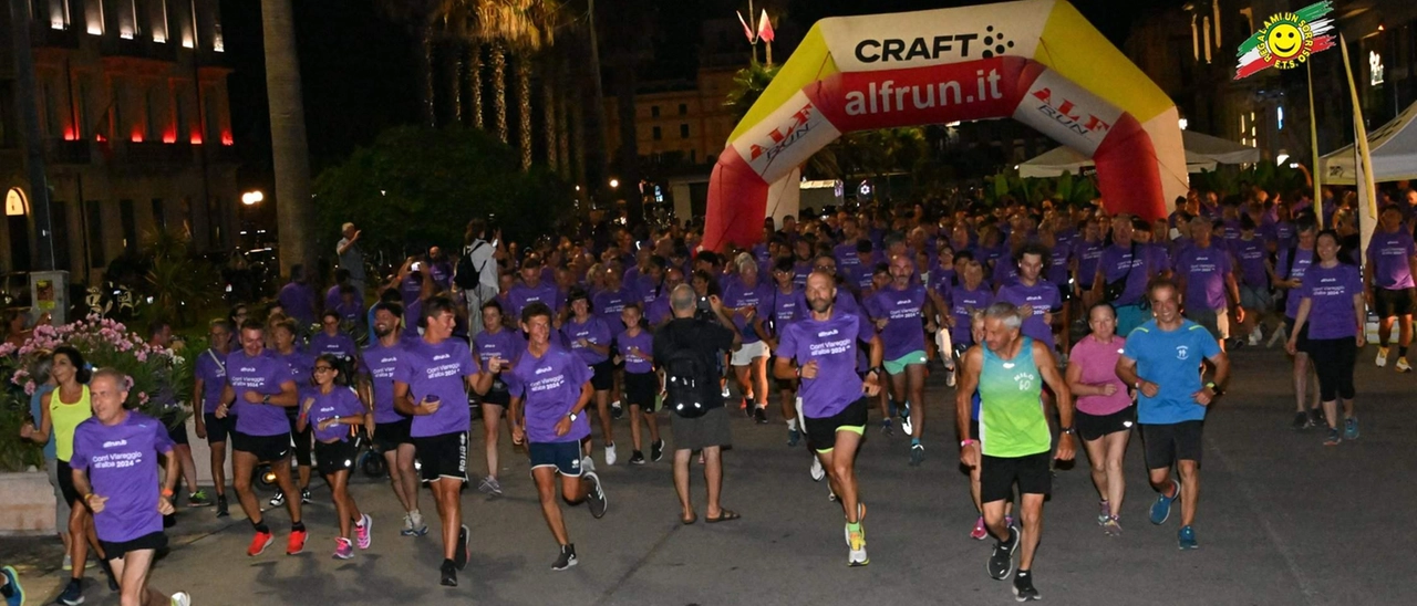 A Viareggio si corre all’alba tra lungomare e battigia