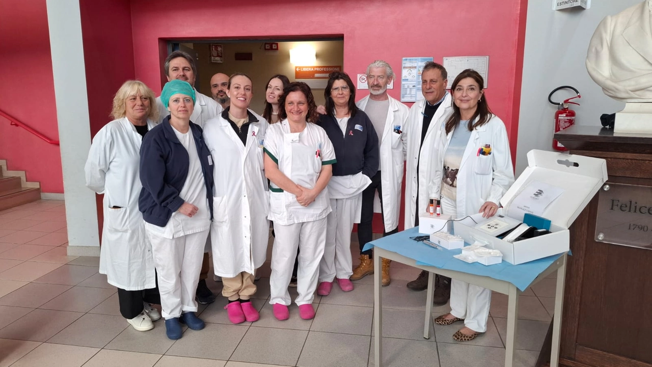 La presentazione del dermografo in dotazione all’ospedale Lotti La presentazione del dermografo in dotazione all’ospedale Lotti