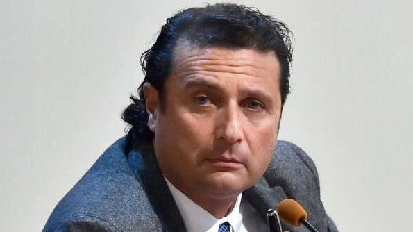 Domani per Francesco Schettino potrebbero aprirsi le porte della semilibertà. L’ex comandante della Costa Concordia, condannato a 16 anni di... Domani per Francesco Schettino potrebbero aprirsi le porte della semilibertà. L’ex comandante della Costa Concordia, condannato a 16 anni di...