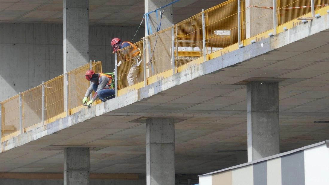 I lavori alla palazzina esterna stanno procedendo: c’è la proposta di una cointestazione della nuova struttura che amplierà l’ospedale I lavori alla palazzina esterna stanno procedendo: c’è la proposta di una cointestazione della nuova struttura che amplierà l’ospedale