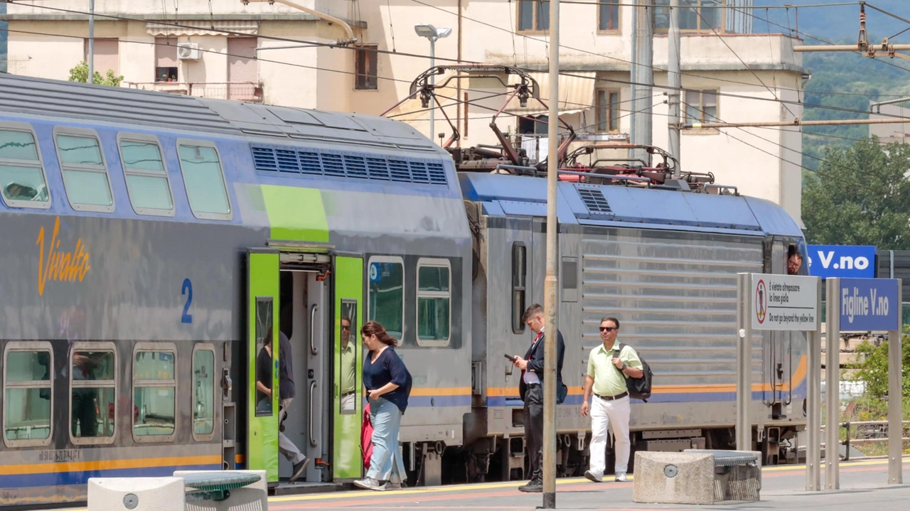 L’intervento di manutenzione al ponte di Rignano bloccherà il tratto tra Pontassieve e Figline . Si teme il caos per pendolari e turisti. L’assessore ai trasporti Meli: "Lavori d’impatto ma necessari". . L’intervento di manutenzione al ponte di Rignano bloccherà il tratto tra Pontassieve e Figline . Si teme il caos per pendolari e turisti. L’assessore ai trasporti Meli: "Lavori d’impatto ma necessari". .