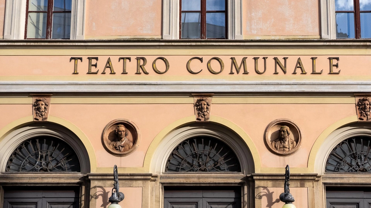 La facciata del Teatro Comunale di Todi che riapre domani al pubblico dopo gli interventi di riqualificazione complessiva La facciata del Teatro Comunale di Todi che riapre domani al pubblico dopo gli interventi di riqualificazione complessiva
